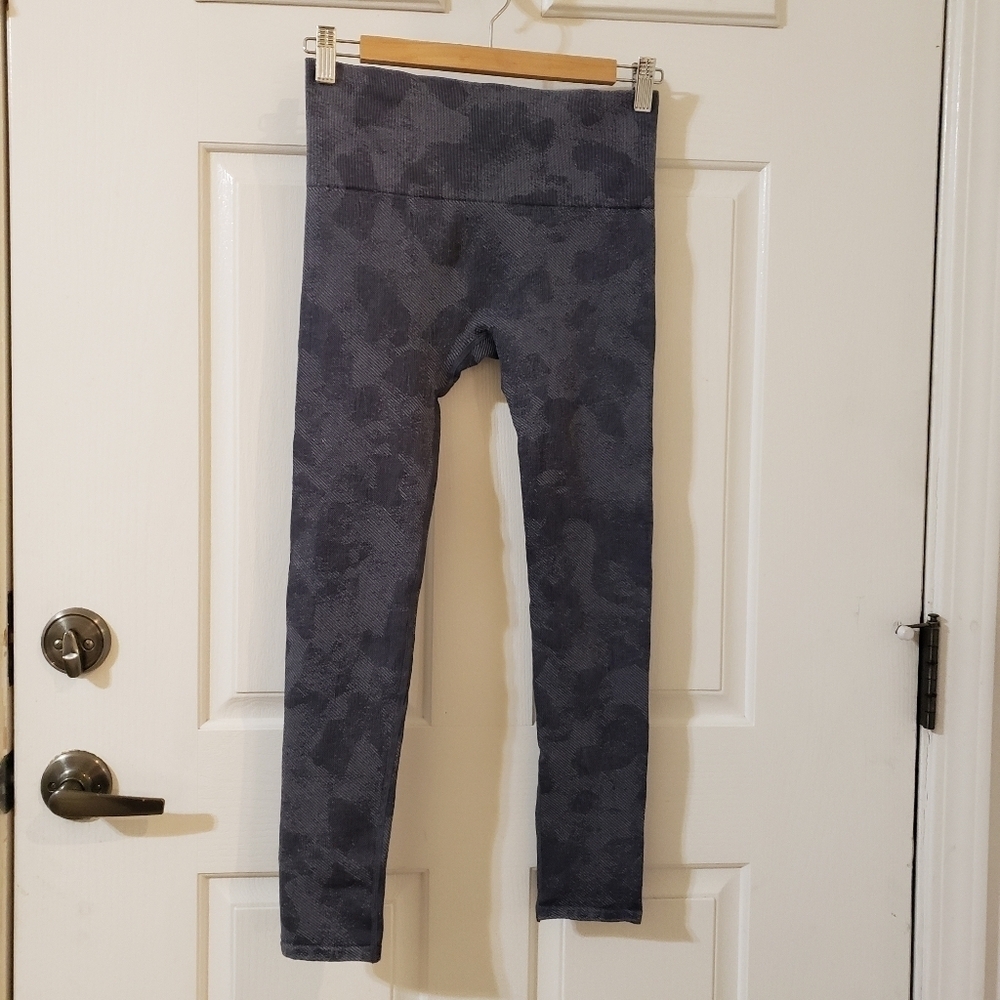 Mono B Textured Gray Leggings